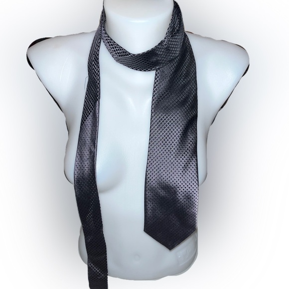 Kenneth Cole tie - Picture 2 of 4